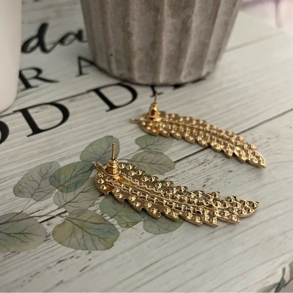 Rhinestone And Gold Leaf Style Drop Fashion Jewelry - Picture 5 of 7